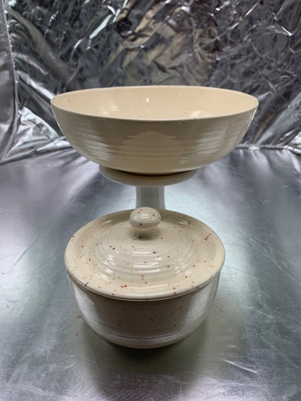 1950s 3 Piece Franciscan USA Pottery 4.5" Bowl with Lid and 7.5" Bowl Beige